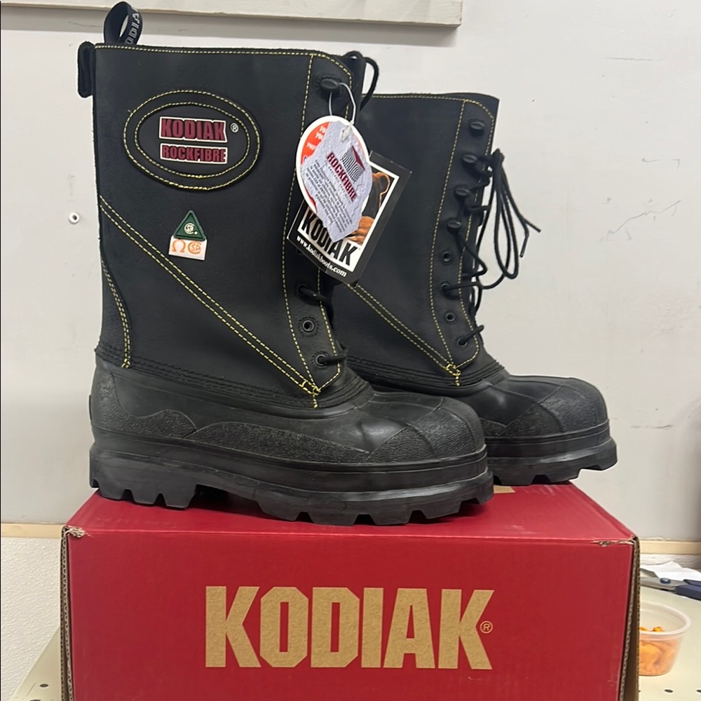 Kodiak Black CSA Safety Rockfiber Winter Work Boots